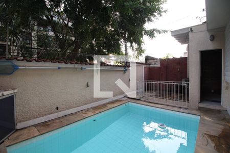 Casa à venda com 180m², 4 quartos e 3 vagasÁrea Externa - Piscina