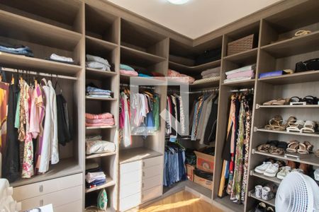 Apartamento à venda com 68m², 2 quartos e 1 vaga Apartamento à venda com 68m², 2 quartos e 1 vagaCloset do Quarto 1