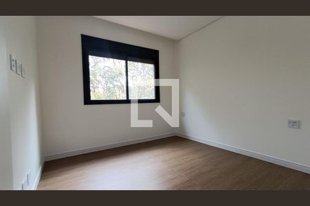 Casa de condomínio à venda com 334m², 4 quartos e 4 vagasquarto 2