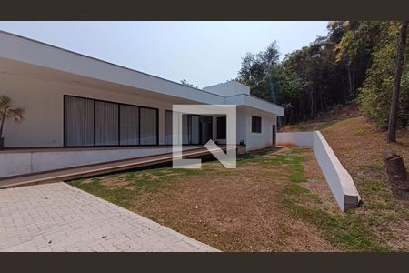 Casa de condomínio à venda com 334m², 4 quartos e 4 vagasQuintal