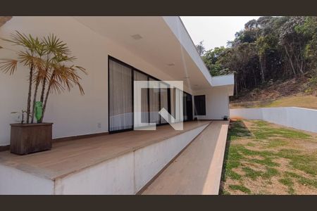 Casa de condomínio à venda com 334m², 4 quartos e 4 vagasvaranda