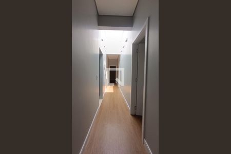 Casa de condomínio à venda com 334m², 4 quartos e 4 vagasCorredor