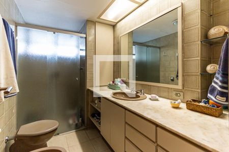 Apartamento à venda com 226m², 3 quartos e 2 vagasBanheiro 2