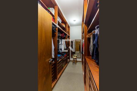 Apartamento à venda com 226m², 3 quartos e 2 vagasSuíte - Closet