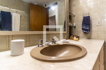 Apartamento à venda com 226m², 3 quartos e 2 vagasBanheiro 2