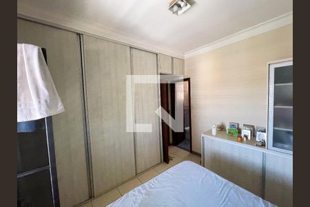 Casa à venda com 223m², 4 quartos e 3 vagasQuarto 3 - Suíte