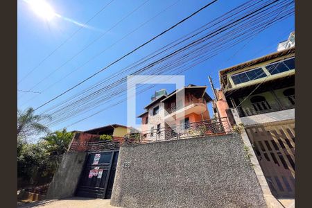 Casa à venda com 223m², 4 quartos e 3 vagasFachada