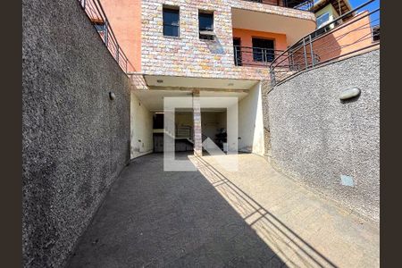 Casa à venda com 223m², 4 quartos e 3 vagasGaragem