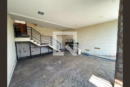 Casa à venda com 223m², 4 quartos e 3 vagasGaragem