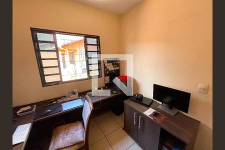 Casa à venda com 223m², 4 quartos e 3 vagasQuarto 4