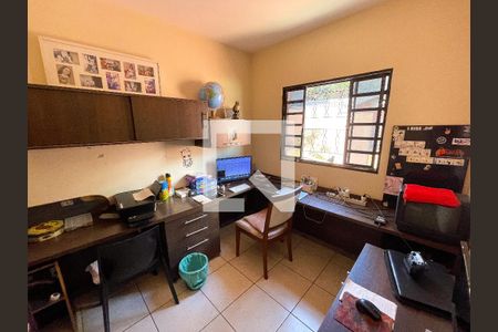 Casa à venda com 223m², 4 quartos e 3 vagasQuarto 4