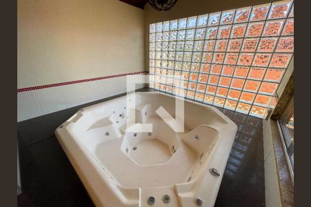 Casa à venda com 223m², 4 quartos e 3 vagashidromassagem