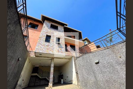 Casa à venda com 223m², 4 quartos e 3 vagasGaragem