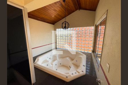 Casa à venda com 223m², 4 quartos e 3 vagashidromassagem