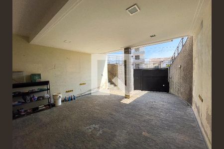 Casa à venda com 223m², 4 quartos e 3 vagasGaragem