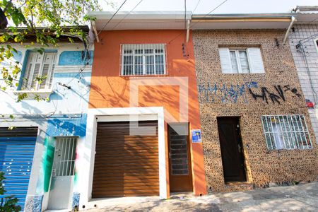 Casa para alugar com 49m², 1 quarto e sem vaga Casa para alugar com 49m², 1 quarto e sem vagaFachada