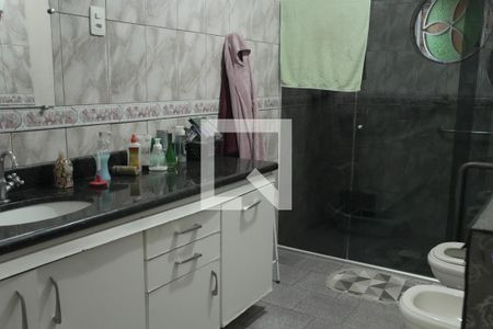 Casa à venda com 360m², 3 quartos e 8 vagasBanheiro - casa 2