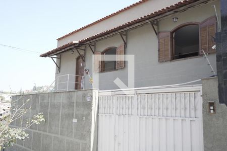 Casa à venda com 360m², 3 quartos e 8 vagasFachada casa