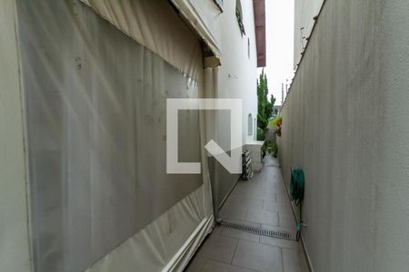 Casa à venda com 310m², 3 quartos e 3 vagasCorredor Lateral