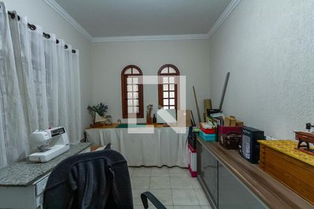 Casa à venda com 310m², 3 quartos e 3 vagasEscritório