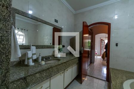 Casa à venda com 310m², 3 quartos e 3 vagasBanheiro da Suíte 1