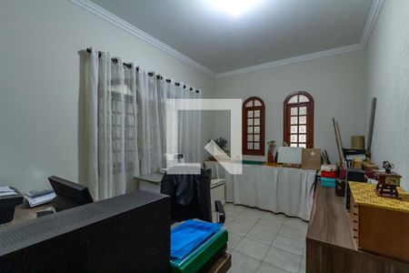 Casa à venda com 310m², 3 quartos e 3 vagasEscritório