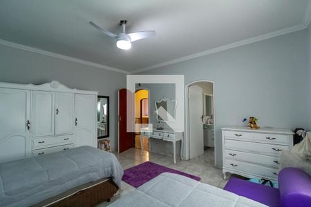 Casa à venda com 310m², 3 quartos e 3 vagasSuíte 2