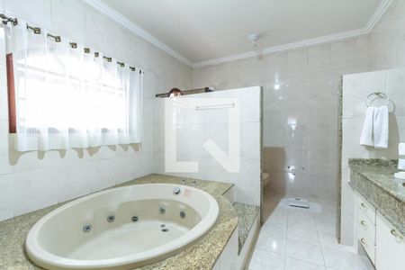 Casa à venda com 310m², 3 quartos e 3 vagasBanheiro da Suíte 1