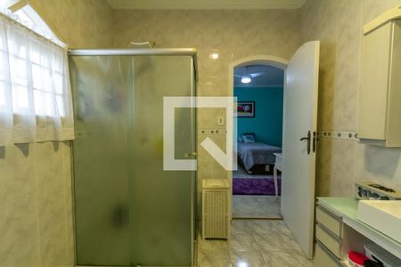 Casa à venda com 310m², 3 quartos e 3 vagasBanheiro da Suíte 2