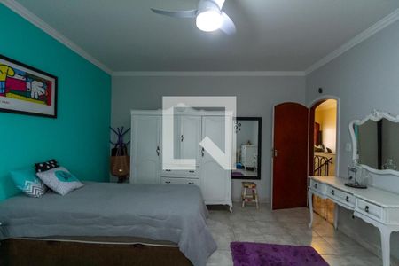 Casa à venda com 310m², 3 quartos e 3 vagasSuíte 2