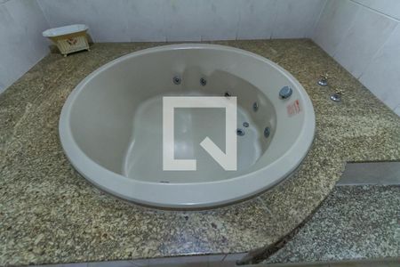 Casa à venda com 310m², 3 quartos e 3 vagasBanheiro da Suíte 1