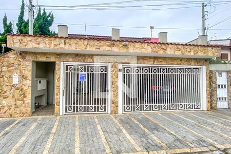 Casa à venda com 310m², 3 quartos e 3 vagasFachada