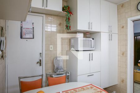 Apartamento à venda com 72m², 2 quartos e sem vagaCozinha