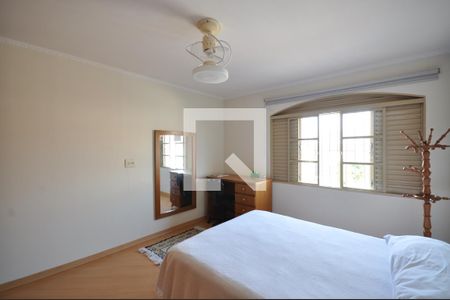 Casa à venda com 280m², 3 quartos e 2 vagasQuarto 2