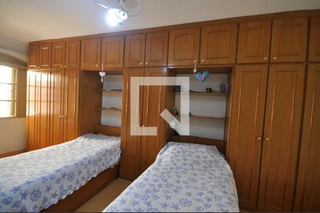 Casa à venda com 280m², 3 quartos e 2 vagasQuarto 3