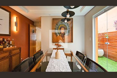 Casa à venda com 129m², 2 quartos e 2 vagas Casa à venda com 129m², 2 quartos e 2 vagasCozinha