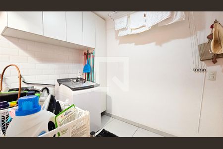 Casa à venda com 129m², 2 quartos e 2 vagas Casa à venda com 129m², 2 quartos e 2 vagasÁrea de Serviço