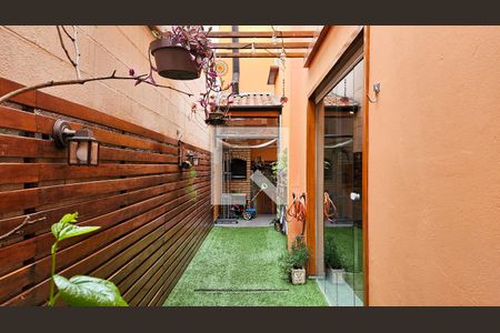 Casa à venda com 129m², 2 quartos e 2 vagas Casa à venda com 129m², 2 quartos e 2 vagasQuintal