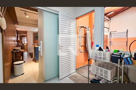 Casa à venda com 129m², 2 quartos e 2 vagas Casa à venda com 129m², 2 quartos e 2 vagasÁrea de Serviço