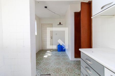 Casa de condomínio à venda com 180m², 4 quartos e 2 vagasCozinha