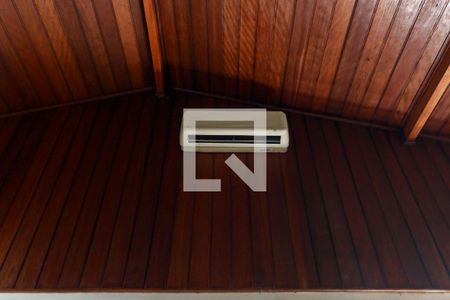 Casa de condomínio à venda com 180m², 4 quartos e 2 vagasSuíte