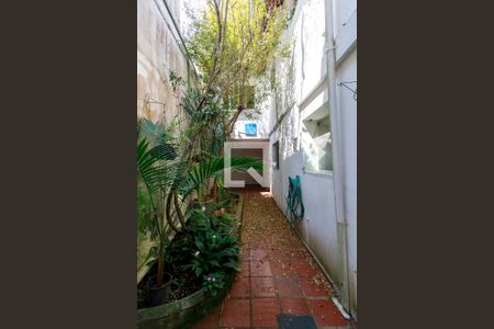 Casa de condomínio à venda com 180m², 4 quartos e 2 vagasQuintal