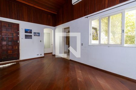 Casa de condomínio à venda com 180m², 4 quartos e 2 vagasSuíte