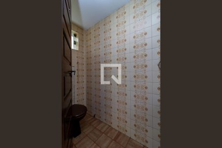 Casa de condomínio à venda com 180m², 4 quartos e 2 vagasLavabo