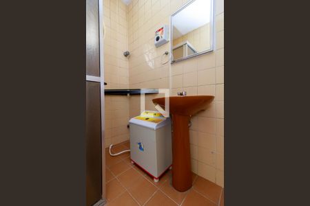 Casa de condomínio à venda com 180m², 4 quartos e 2 vagasBanheiro 2