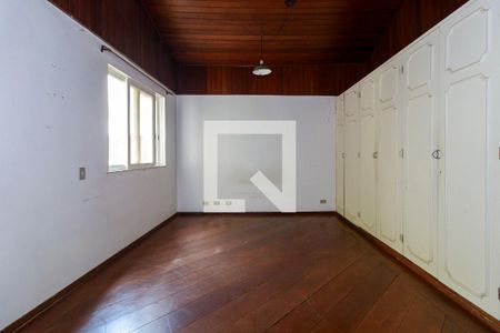 Casa de condomínio à venda com 180m², 4 quartos e 2 vagasSuíte