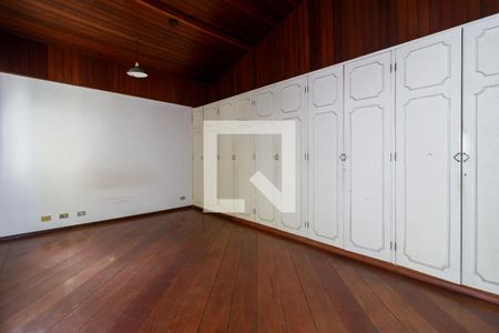 Casa de condomínio à venda com 180m², 4 quartos e 2 vagasSuíte