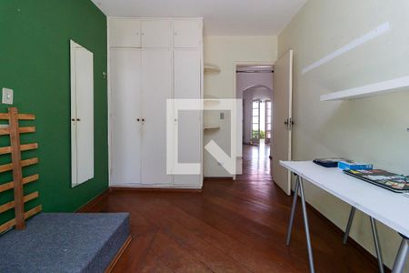 Casa de condomínio à venda com 180m², 4 quartos e 2 vagasQuarto 3