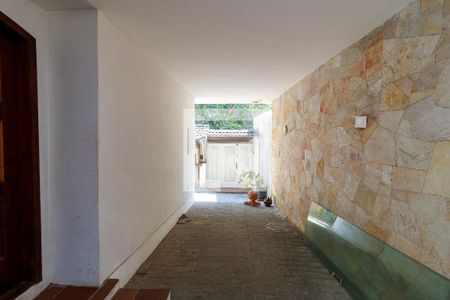 Casa de condomínio à venda com 180m², 4 quartos e 2 vagasQuintal