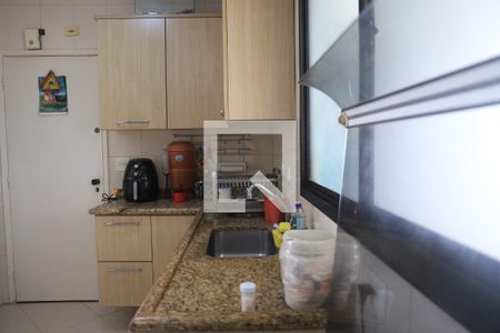 Apartamento à venda com 99m², 3 quartos e 2 vagasCozinha